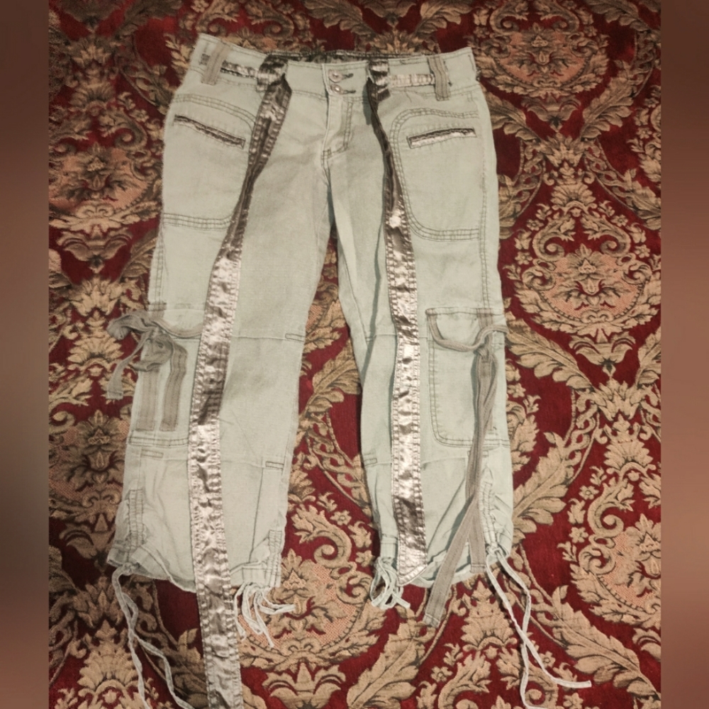 Vanilla Star Y2K Vintage Short Cut Cargo Pants Size 11 With Straps